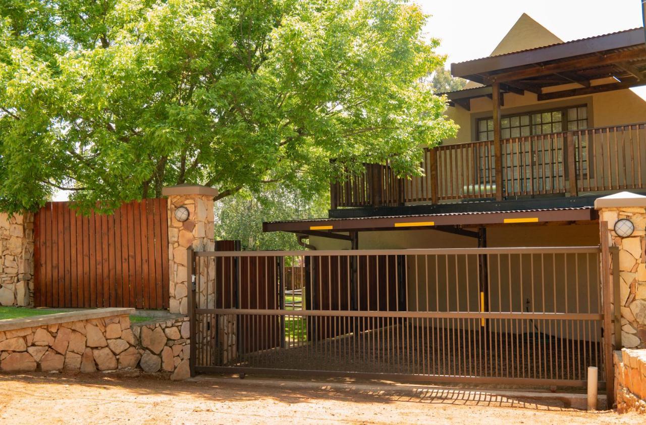 Camdeboo Place Dullstroom Exteriör bild