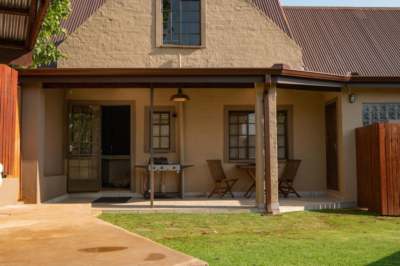 Camdeboo Place Dullstroom Exteriör bild